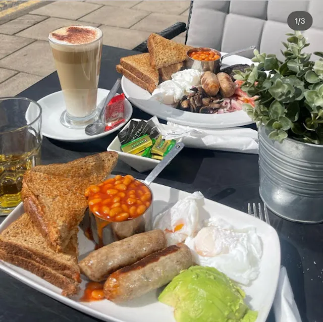 Bon Appetite Cafe, Deli & Gifts