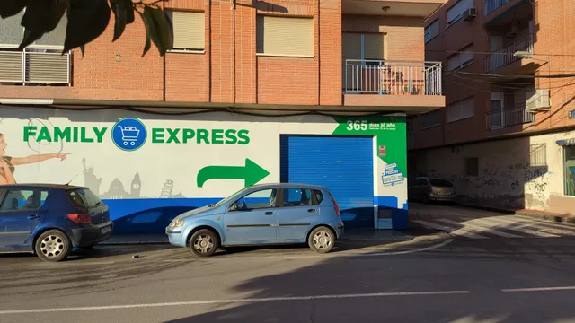 Supermercado FAMILY EXPRESS Carril de la Torre