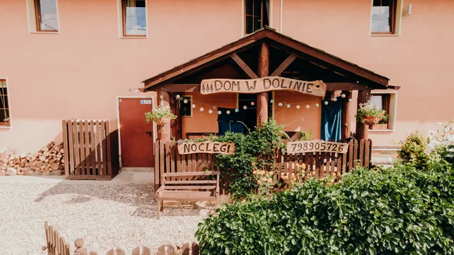 Dom w Dolinie. Trzcińsko. Fundacja, noclegi, aktywność i zdrowe życie