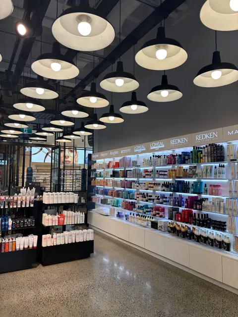 Rodney Wayne & Shampoo 'n' Things Commercial Bay