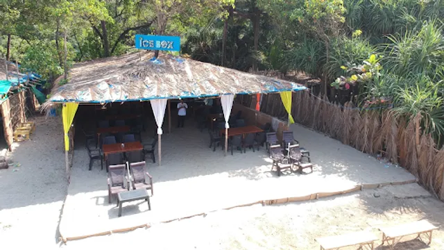 ICE BOX BEACH SHACK