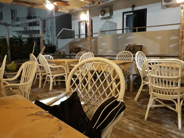 On The Road Drinks & Food