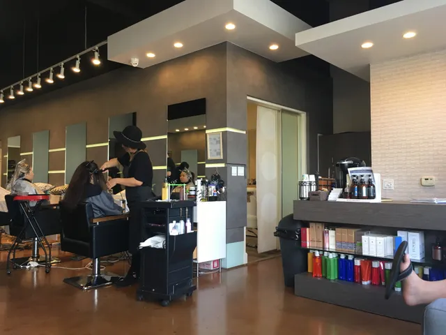 Mystique Hair & Beauty