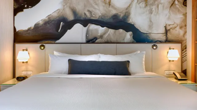 Delta Hotels Vancouver Downtown Suites