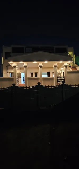 Hotel O White Palace Hotel