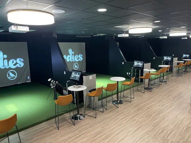 Birdie’s Golf Lounge