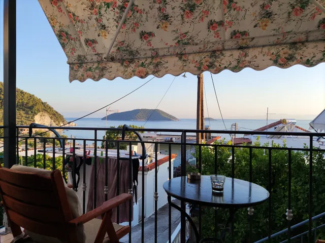 Ελένη Στούντιος