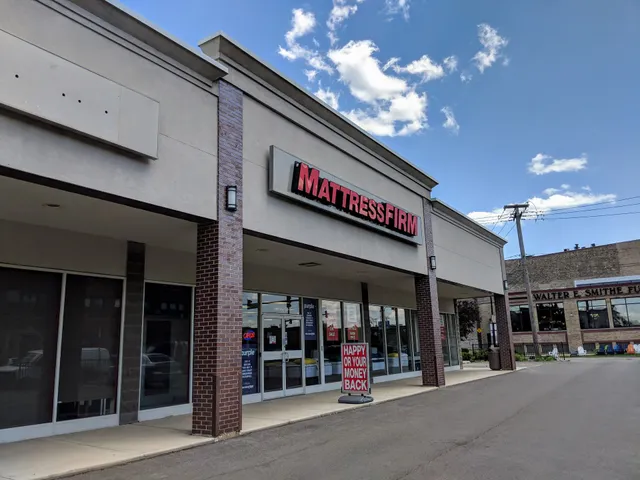 Mattress Firm Clybourn Galleria