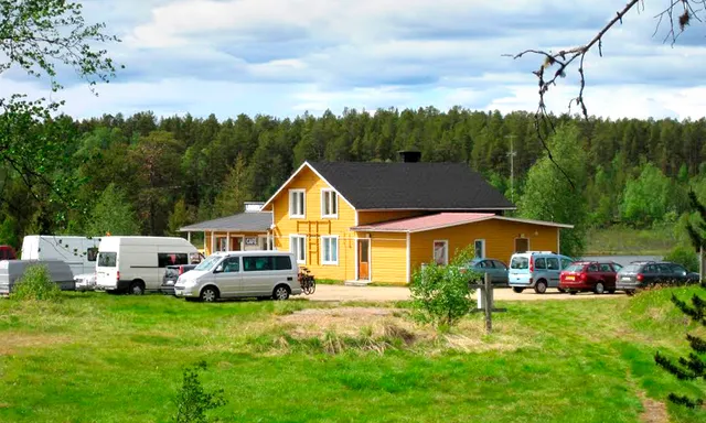 Experience and Accommodation Services Lemmenjoen Lumo / Lemmenjoki Camping