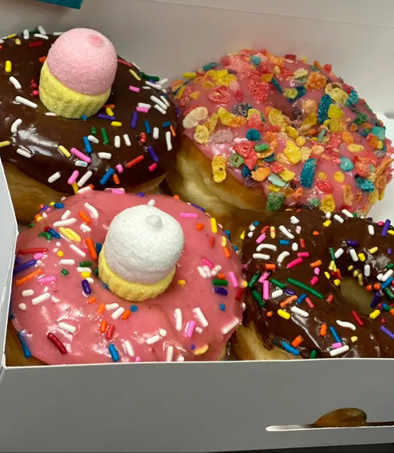 Yummy donut palace.boba tea.smoothies.coffee