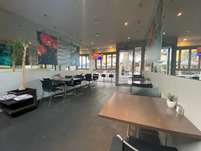 Crema Cafe & Roastery