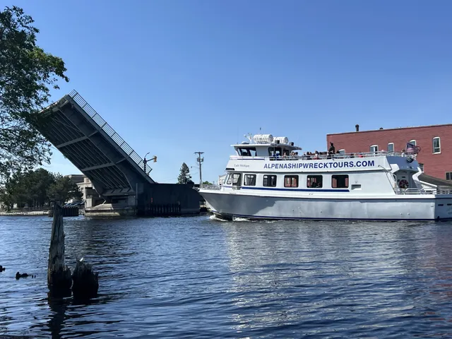Alpena Shipwreck Tours