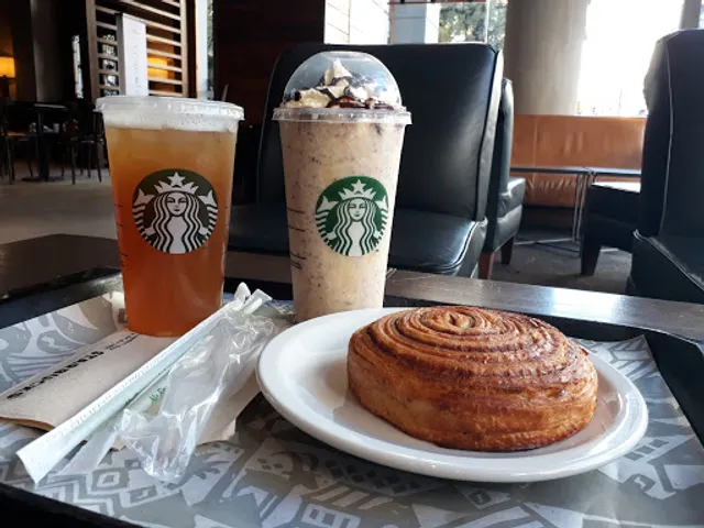 Starbucks Coffee [Store: La Cañada]