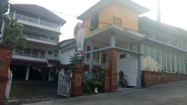 Amanda Wisma & Kantin