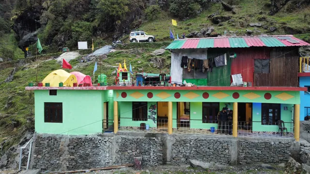 himalayan valley view home stay