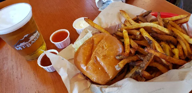 Mt. Baker Ski Area - Raven Hut Mid Mountain Day Lodge