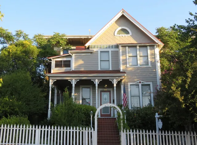 Bradford Place Inn & Gardens