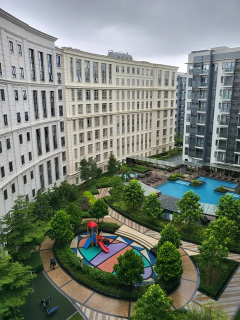 Eighty One Newport Blvd