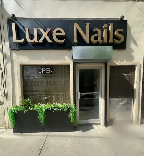 Luxe Nails