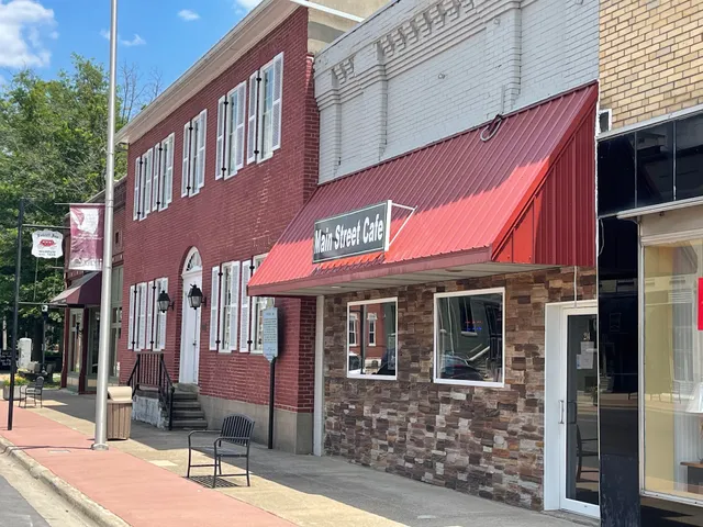 Carmi’s Main Street Café