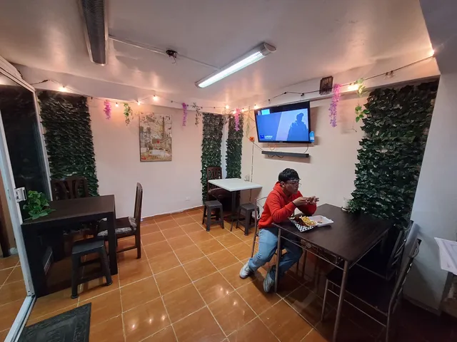 "El Edén" Alitas, crepas, frappés y más