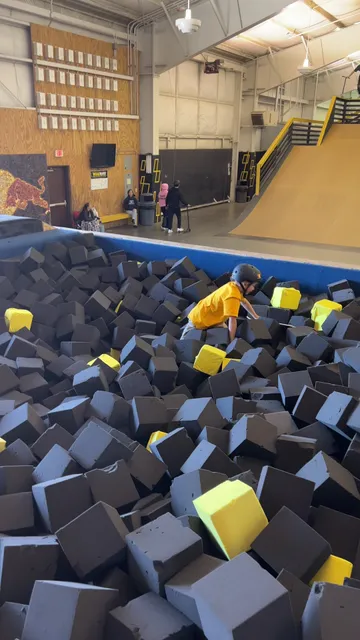 Moondoe's Coffee at Woodward West