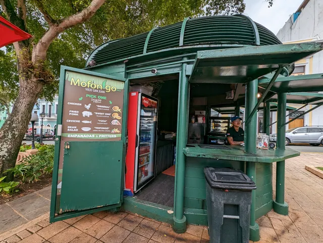 Mofon'go In Plaza Colón Old San Juan Kiosk #2