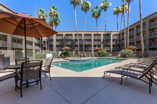 Best Western Plus Scottsdale Thunderbird Suites