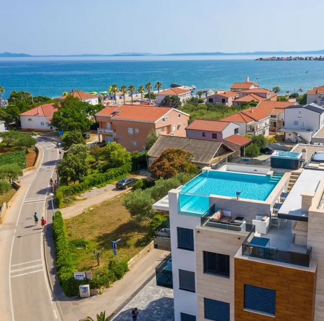 GrandPalazzo Apartments Vir