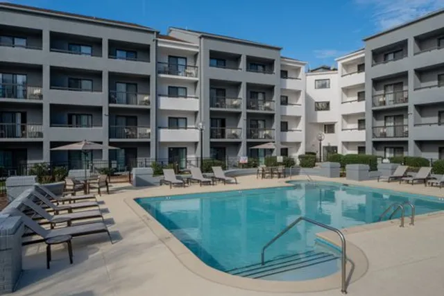 Courtyard by Marriott Nashville Airport