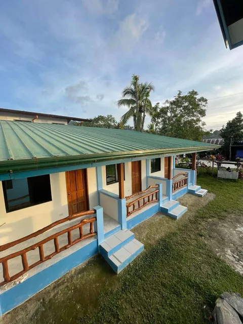 Azul’s Tourist Inn