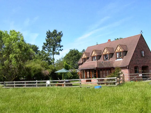 Elms Farm Bed and Breakfast /self catering/caravan site