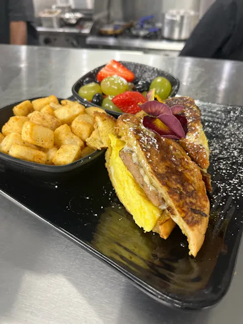 First Class Luxury Lounge GSO