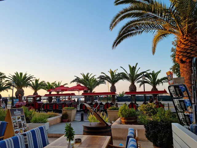 down town restaurant