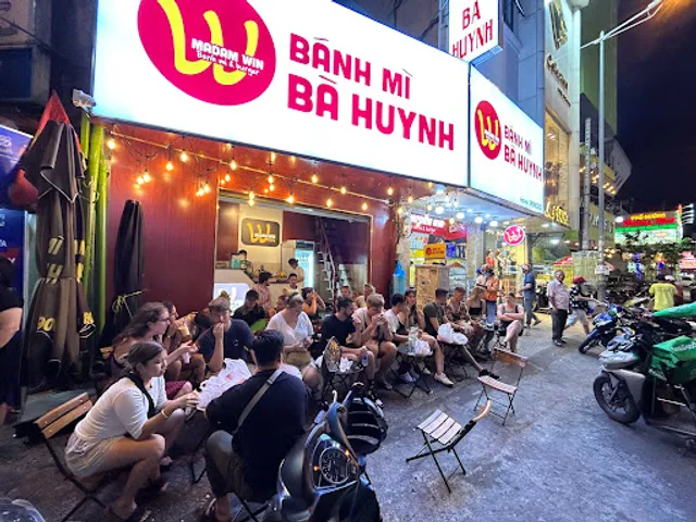 Bánh Mì Bà Huynh (Madam Win)