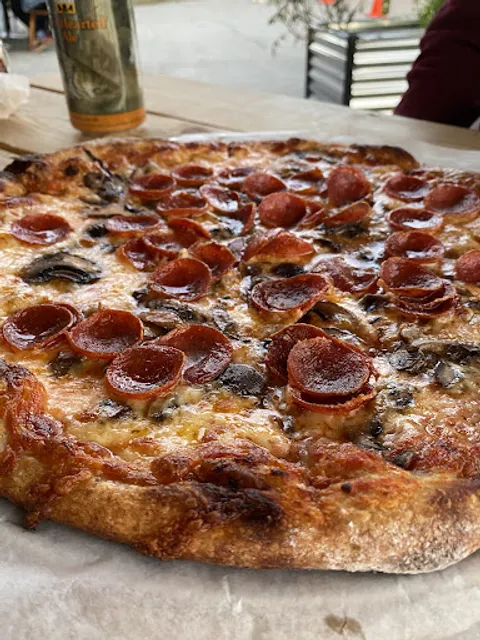 Pizza Bones RVA / FriendBar