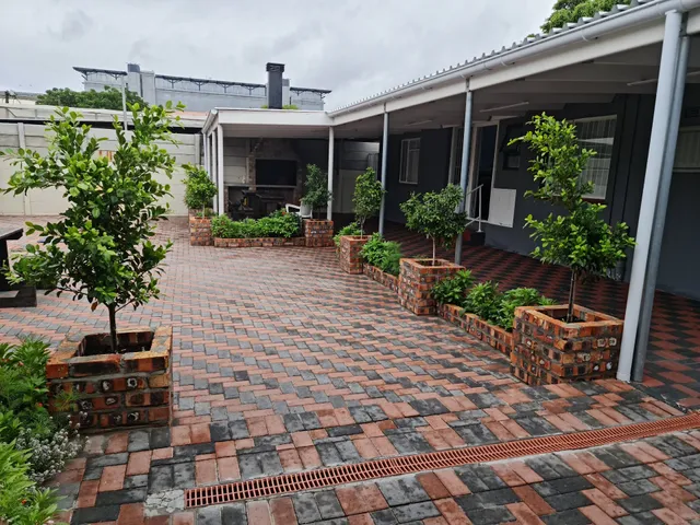 Hasate Guest House, 10 Flourenc street Oakdale Belliville and 4 st james street Oakdale Belliville Cape Town south Africa