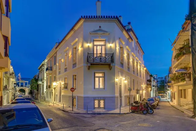 Home and Poetry Hotel