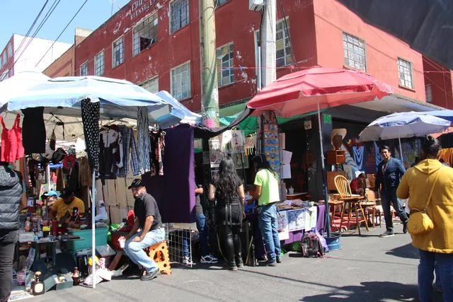 Tianguis de Antiguedades Lagunilla