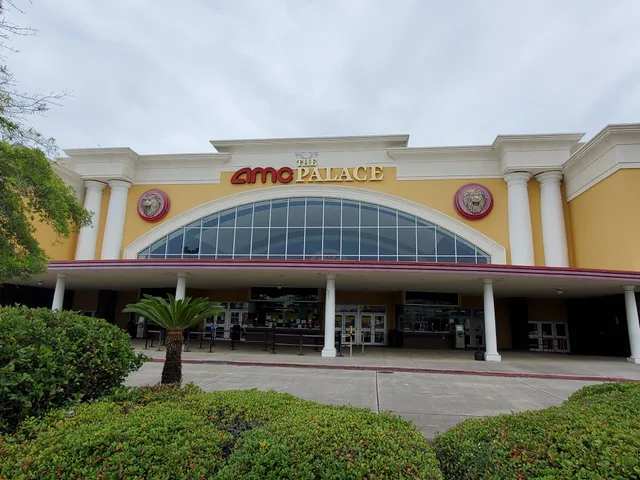 AMC Elmwood Palace 20