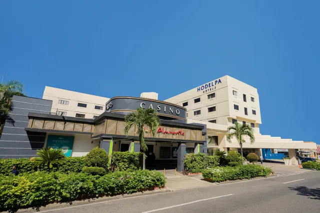 Hodelpa Gran Almirante Hotel & Casino Santiago, Hotel