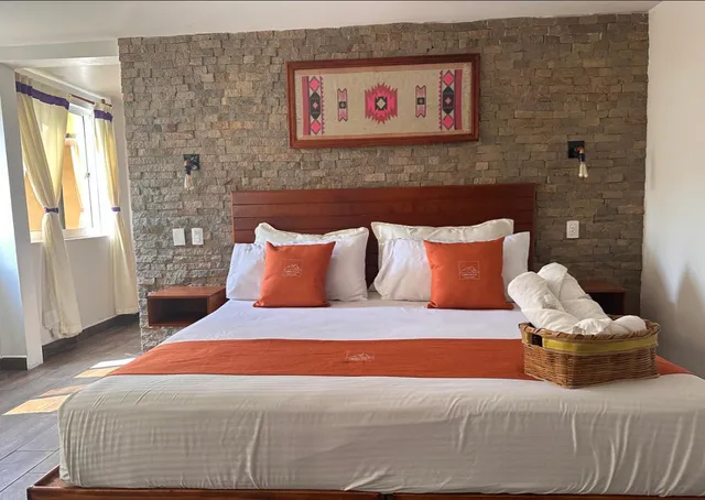Hotel & Suites Cerro Rojo