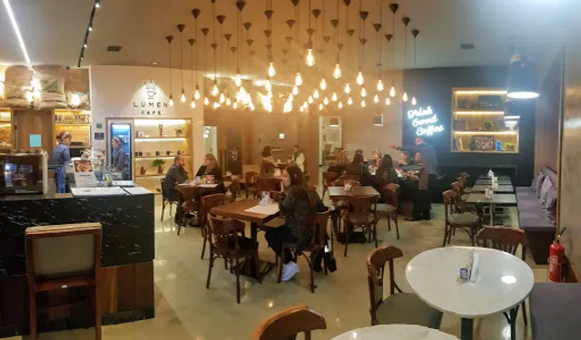 Lumen Café + Gastronomia