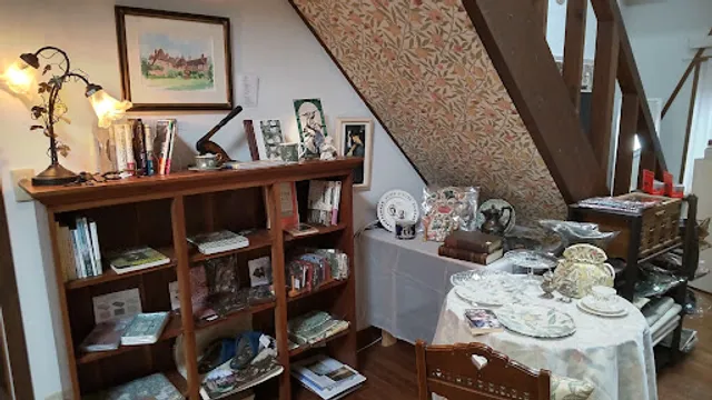 魔女とモリスの館