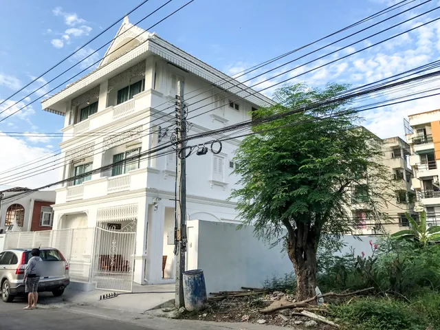 Dharasom' s Colonial House