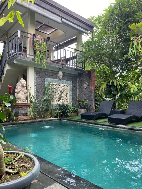 Kubu Loris Residence