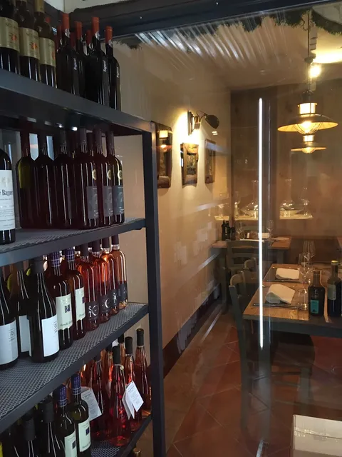 RESTAURANT TALE OF US