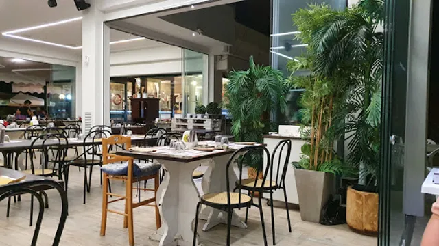 Tu Vuò Fà L'americano