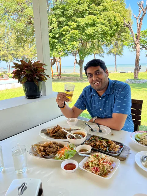 Roadside/beachside restaurant