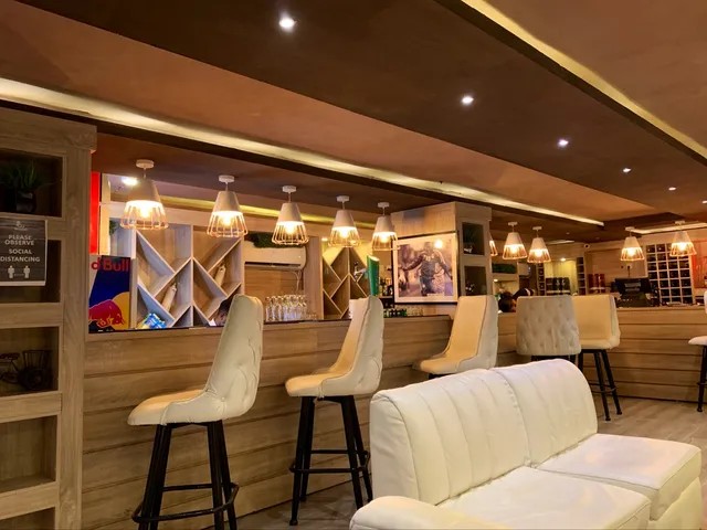 Wingist Restaurant & Sports Bar